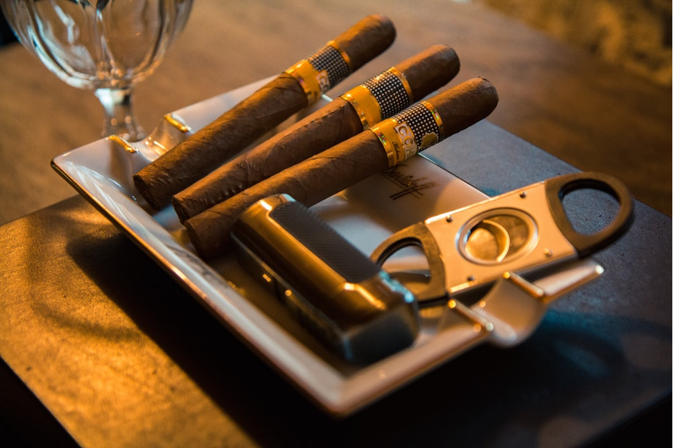 cohiba-cigars-in-tray